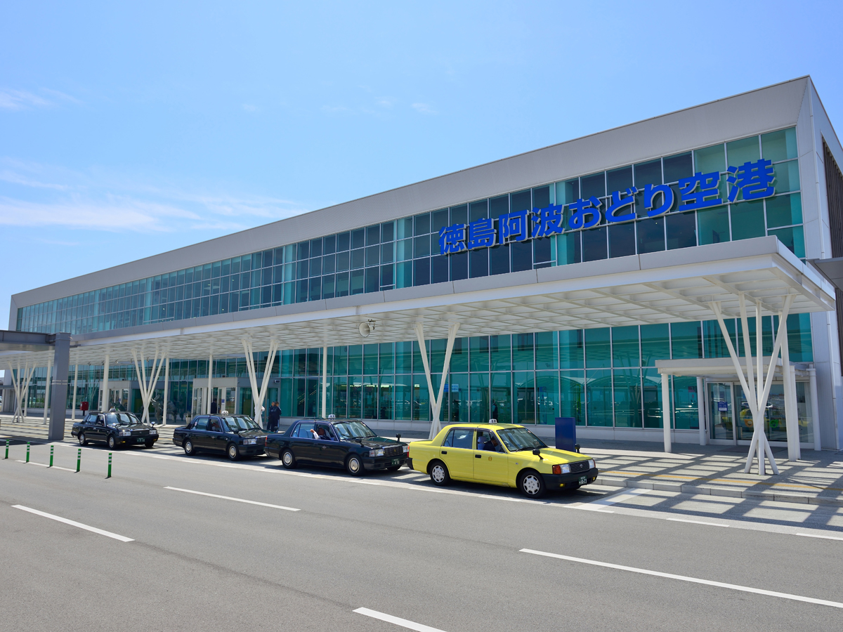 Tokushima Awaodori Airport_2